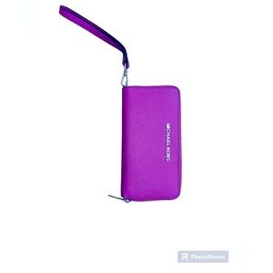 Micheal Kors Wallet wristlet